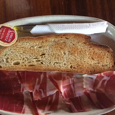 Restaurante El Cruce De *