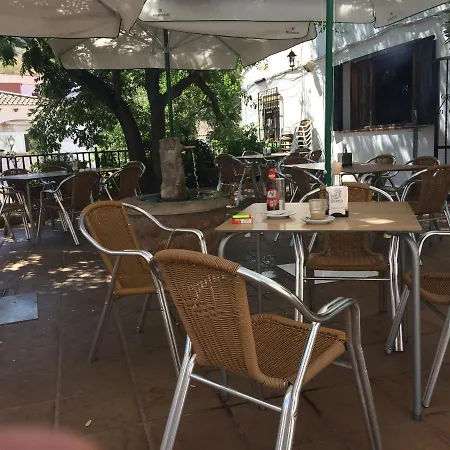 Restaurante El Cruce De *