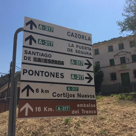 Restaurante El Cruce De *